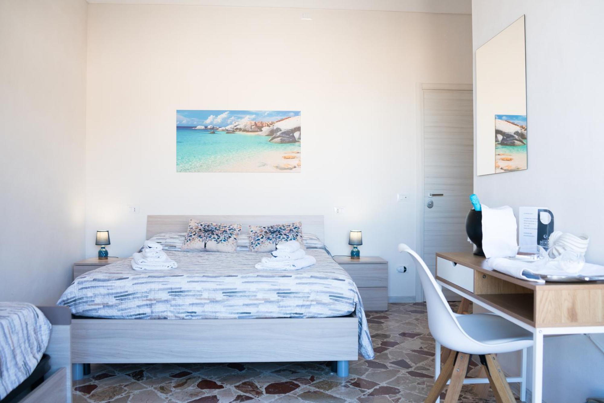 Ponente & Maestro Rooms Favignana Kültér fotó