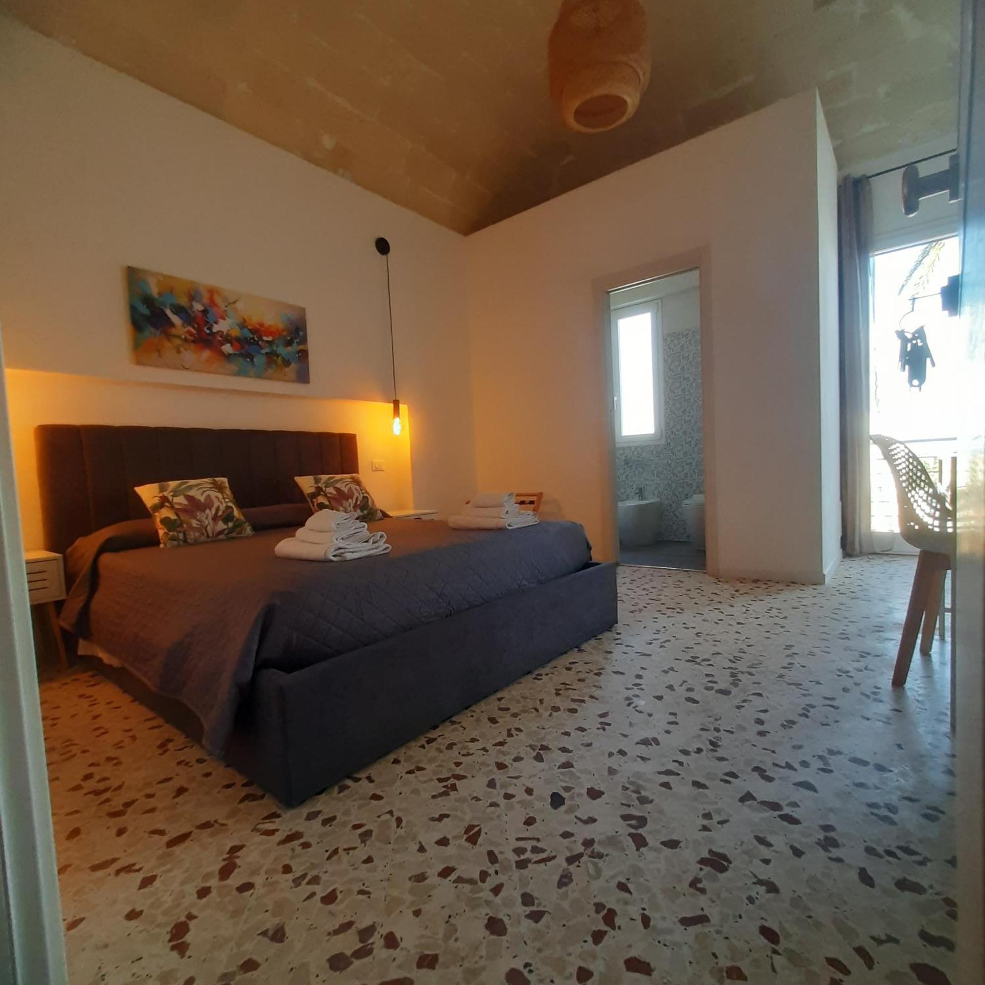 Ponente & Maestro Rooms Favignana Kültér fotó
